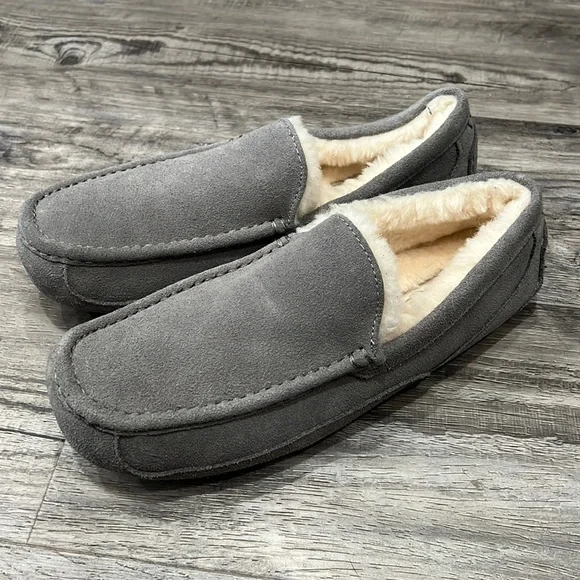 UGG | Shoes | New Ugg Mens Light Gray Ascot Loafer Slippers  display picture 1